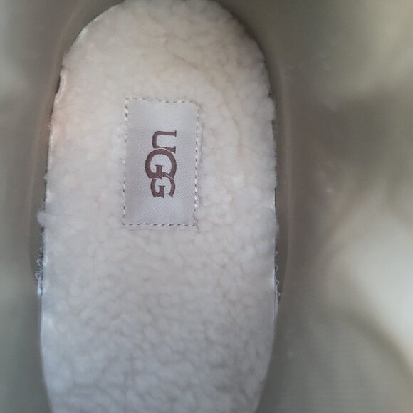 ⭐UGG Australia Women Boots Waterproof Rain Sz 7 Chevonne Geniune Sheep Fur Olive - Picture 7 of 10